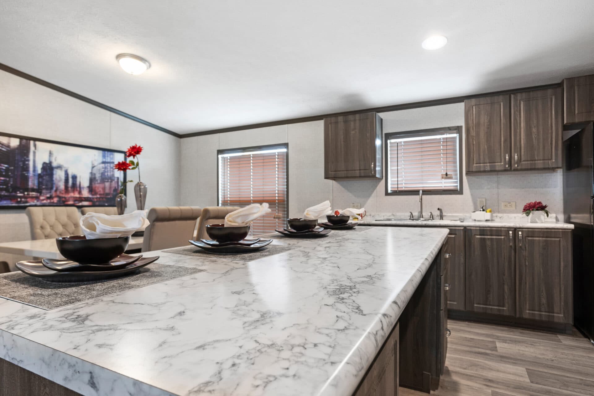 Classic c-3252-32d kitchen home features