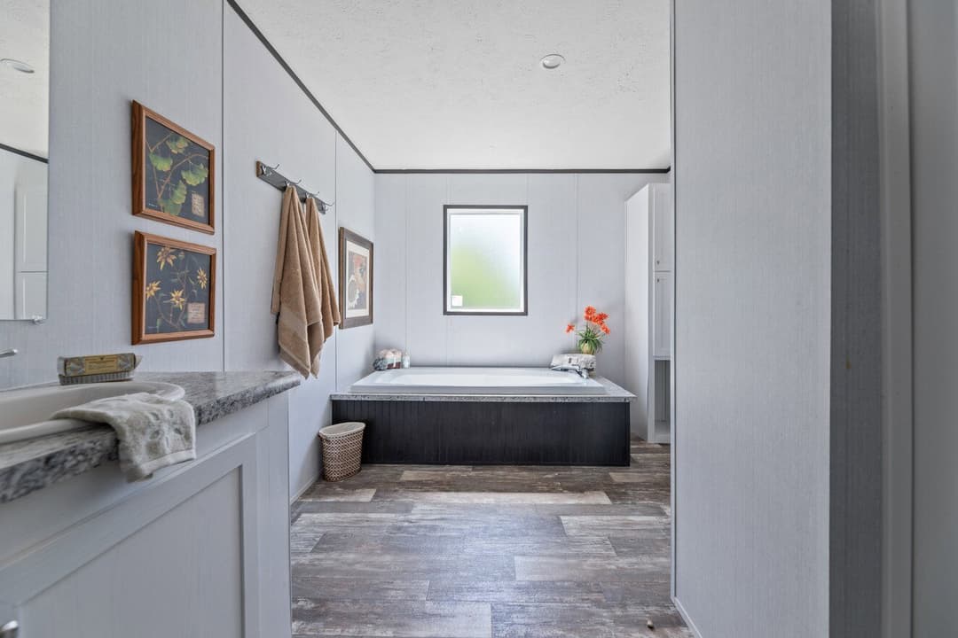 Valu premier 32563g bathroom home features