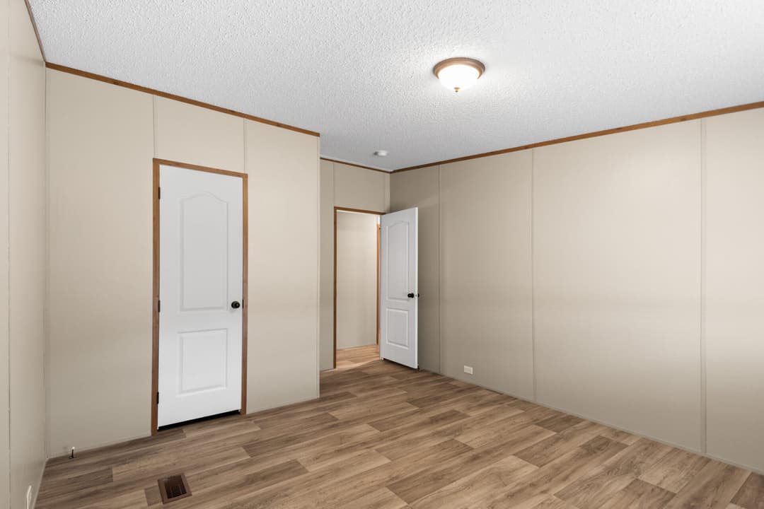 Heritage h-3260-32a bedroom home features
