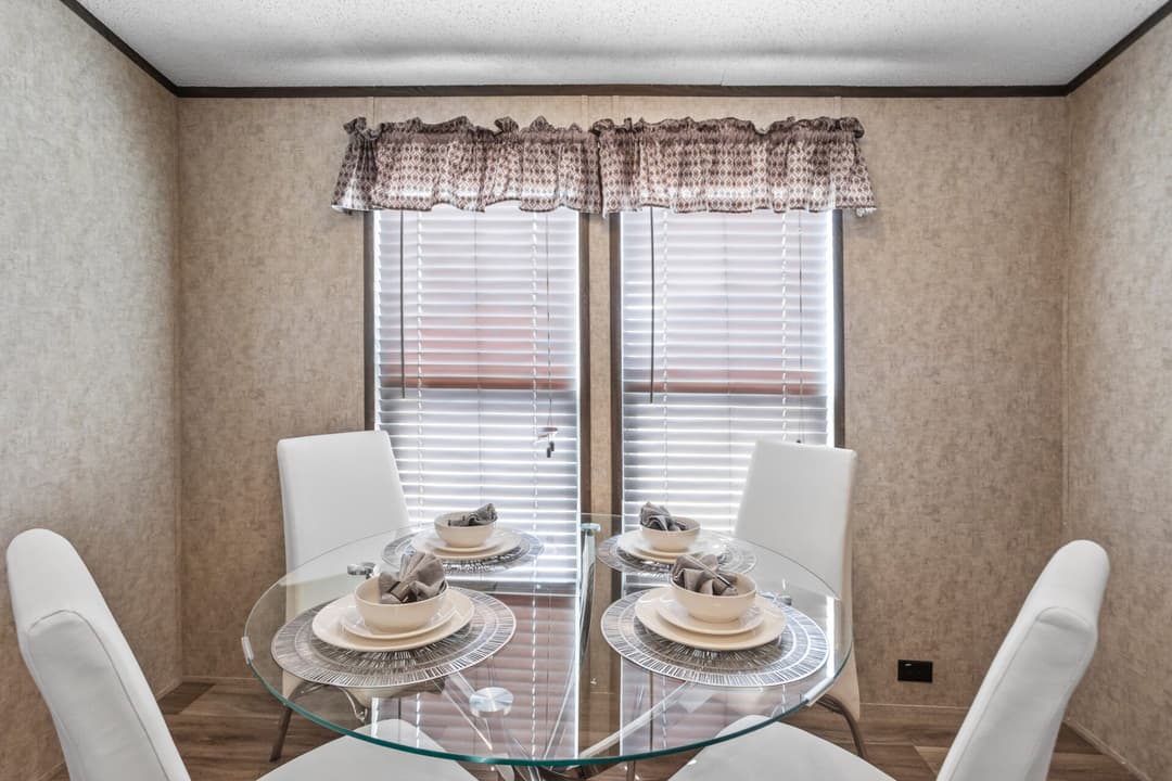 Classic c-1680-32d interior home features