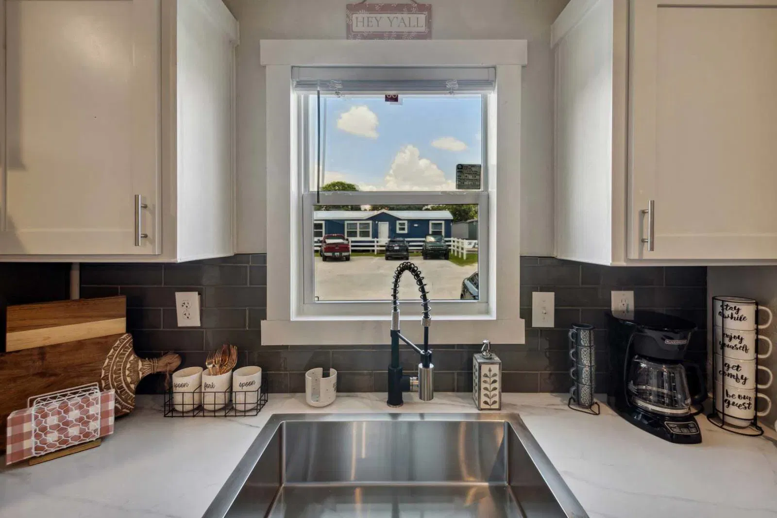 Cedar creek hero home features