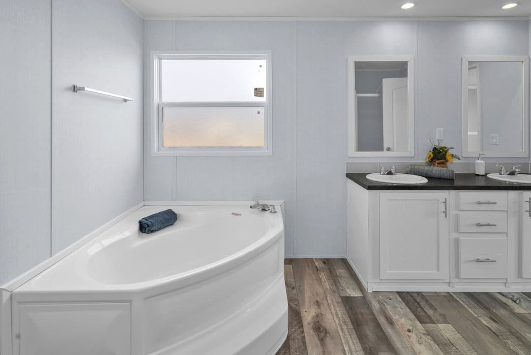 Alamo lite 28724t bathroom home features