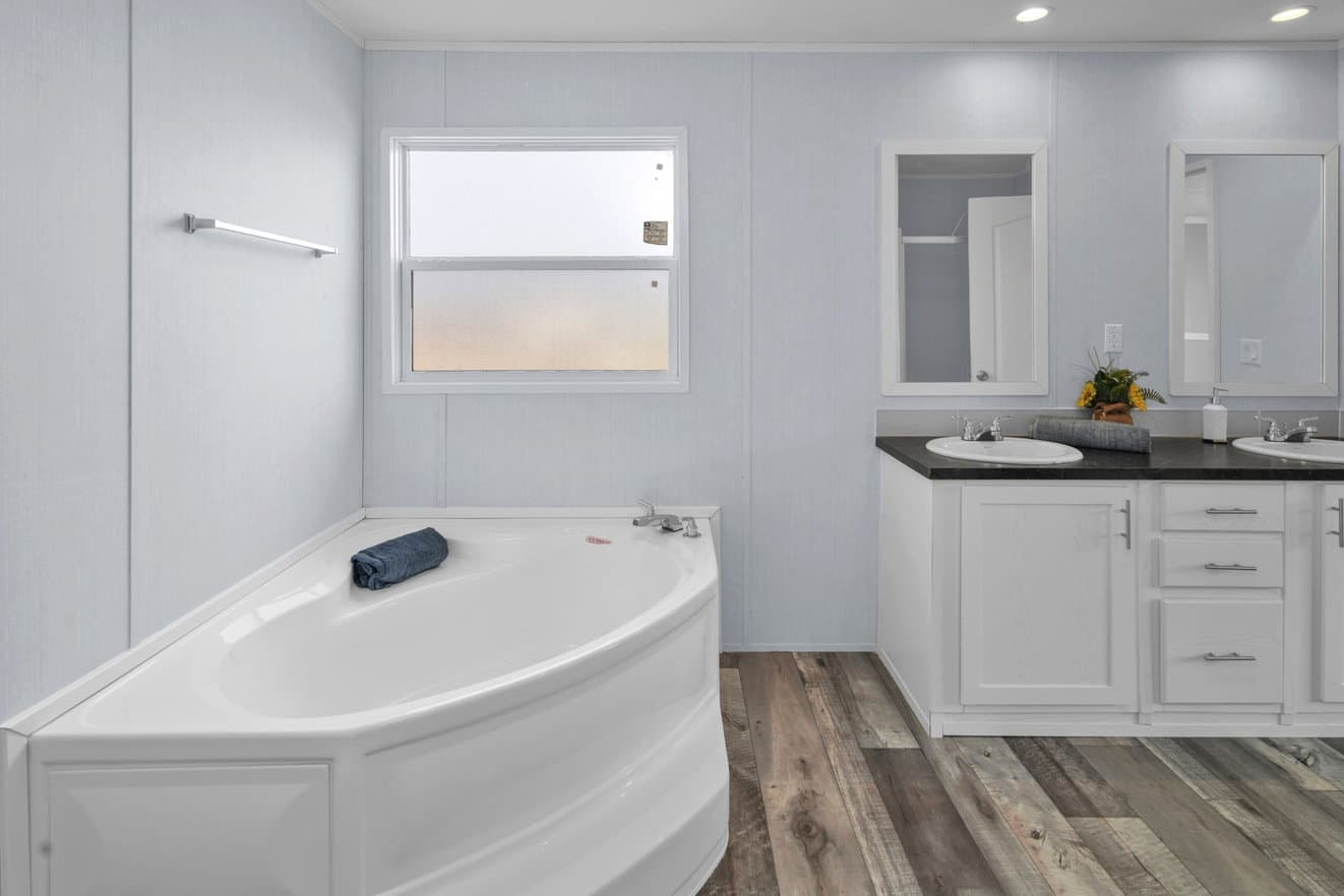 Alamo lite 28724t bathroom home features