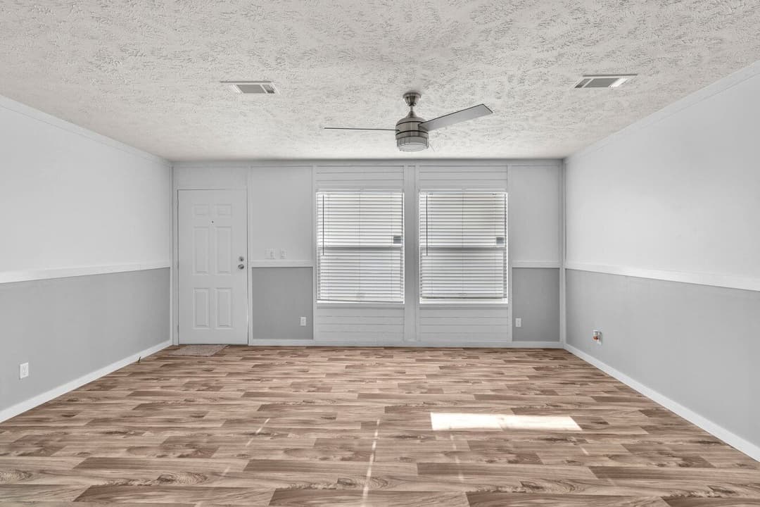 Valu maxx 28483m interior home features