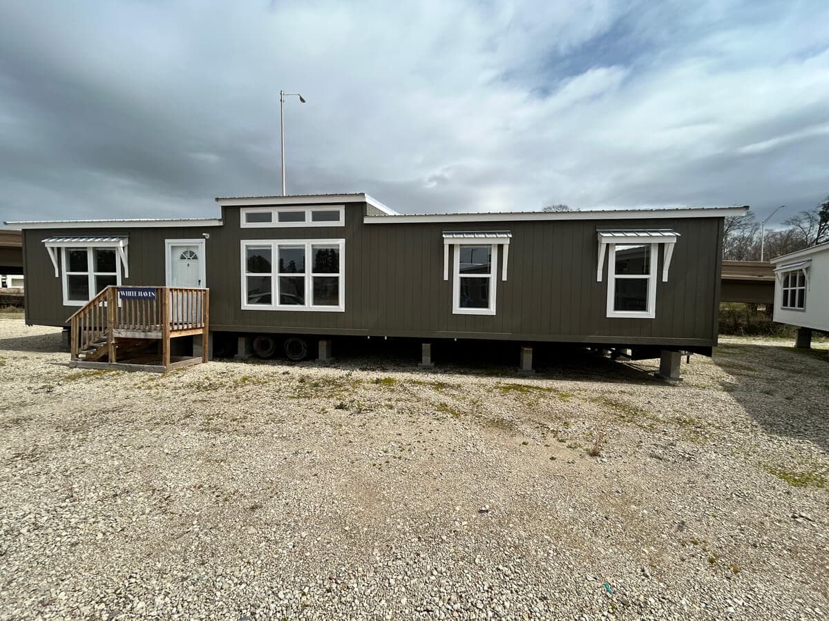 The whitehaven elevation and exterior home features