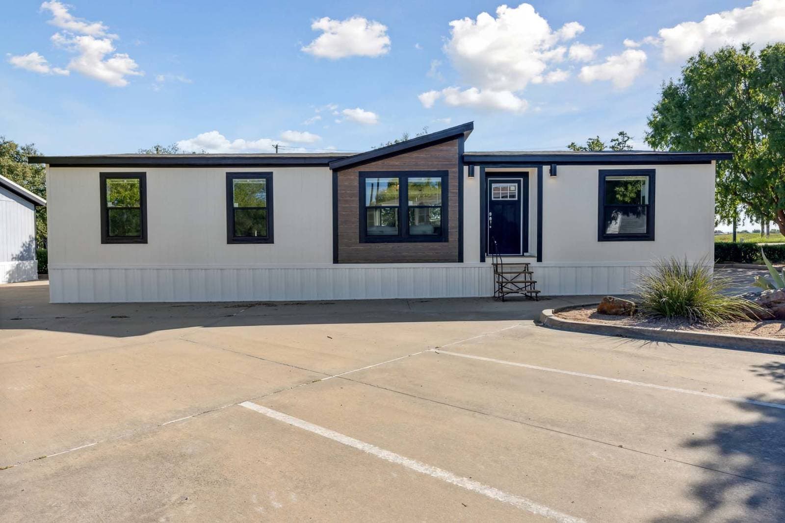 Kritzer 110 exterior home features