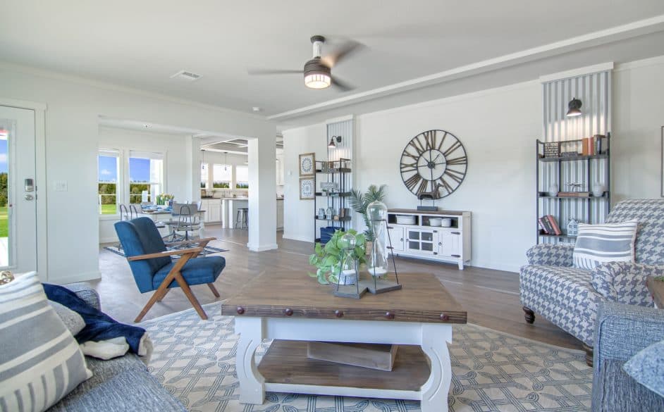 Pearl 6370 interior home features