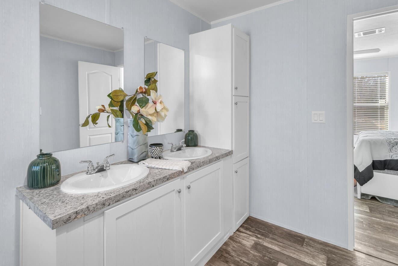 Valu 28563u bathroom home features